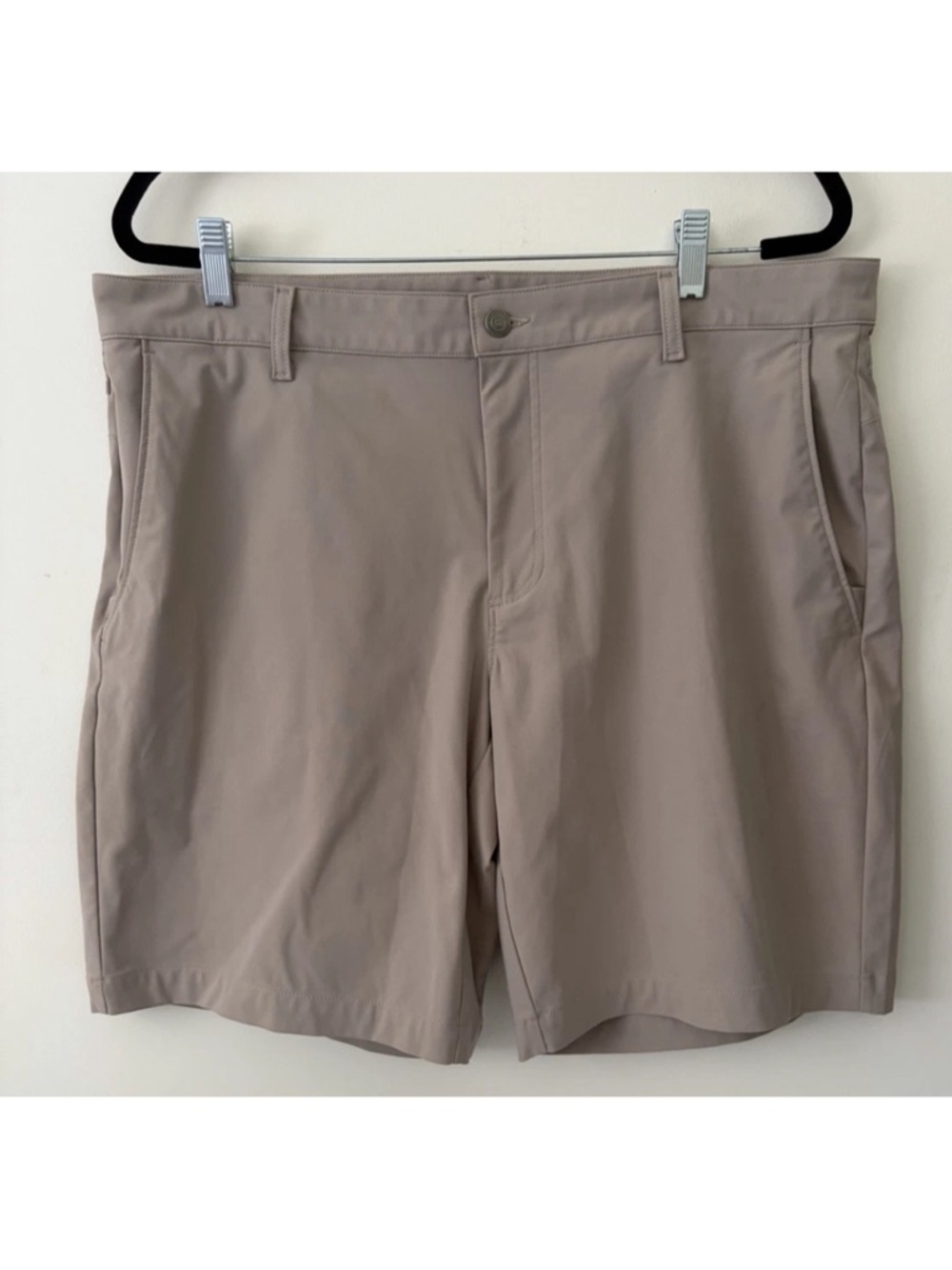 Fabletics Men's Size 38 Khaki The Only Performance Golf Shorts Stretch Preppy